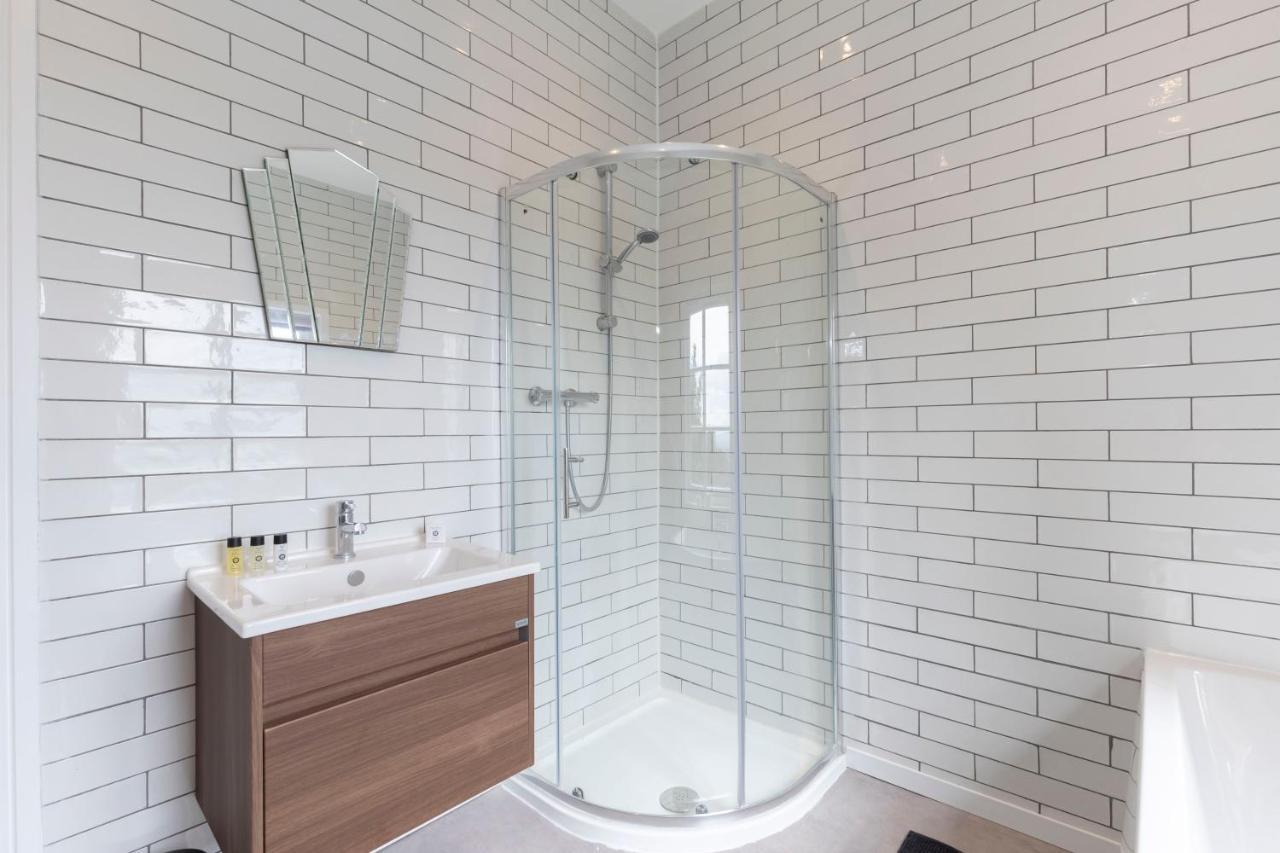 Vaughan Lodge Elegant 2-Bed Duplex With Views Near Malvern Hills Malvern Wells Esterno foto
