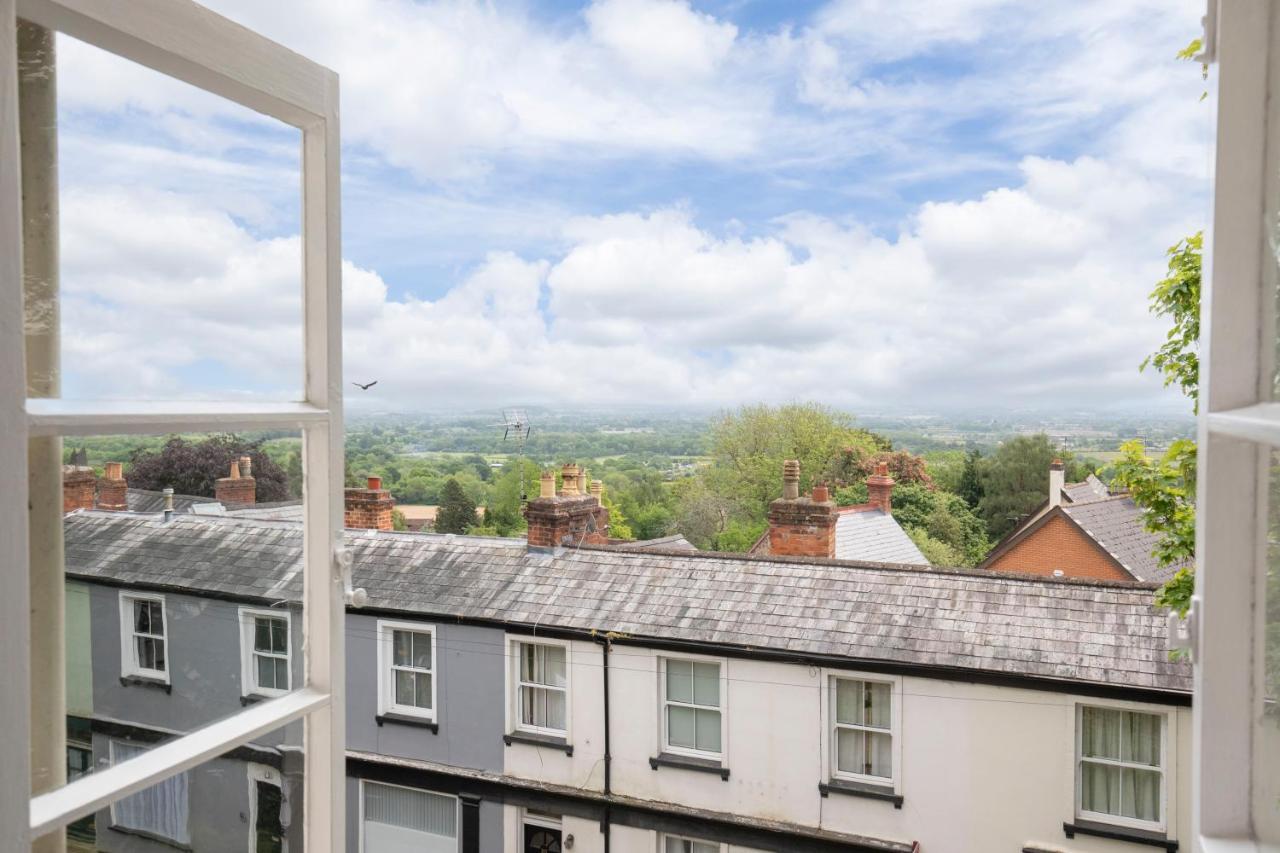 Vaughan Lodge Elegant 2-Bed Duplex With Views Near Malvern Hills Malvern Wells Esterno foto